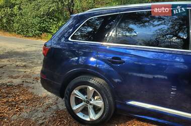 Позашляховик / Кросовер Audi Q7 2022 в 