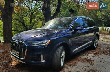 Позашляховик / Кросовер Audi Q7 2022 в 