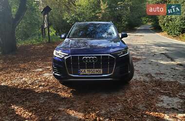 Позашляховик / Кросовер Audi Q7 2022 в 
