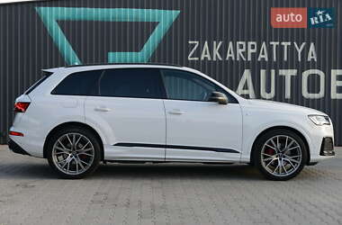 Внедорожник / Кроссовер Audi Q7 2021 в 