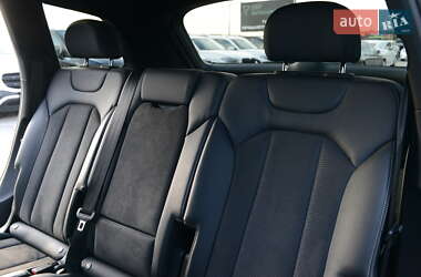 Внедорожник / Кроссовер Audi Q7 2021 в 