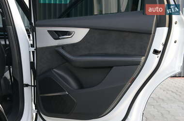 Внедорожник / Кроссовер Audi Q7 2021 в 