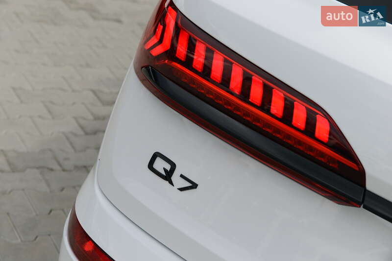 Внедорожник / Кроссовер Audi Q7 2022 в Мукачево