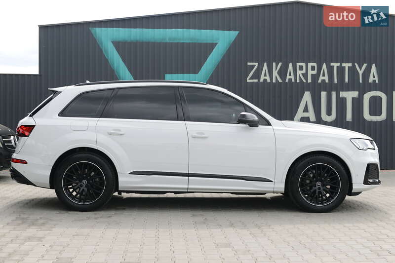 Внедорожник / Кроссовер Audi Q7 2022 в Мукачево