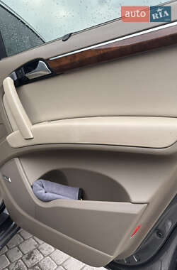 Внедорожник / Кроссовер Audi Q7 2011 в 