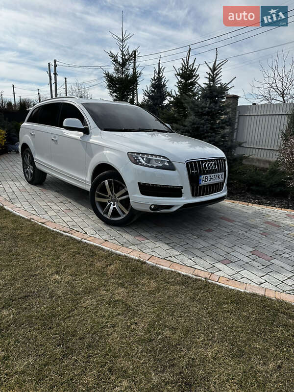 Внедорожник / Кроссовер Audi Q7 2015 в 