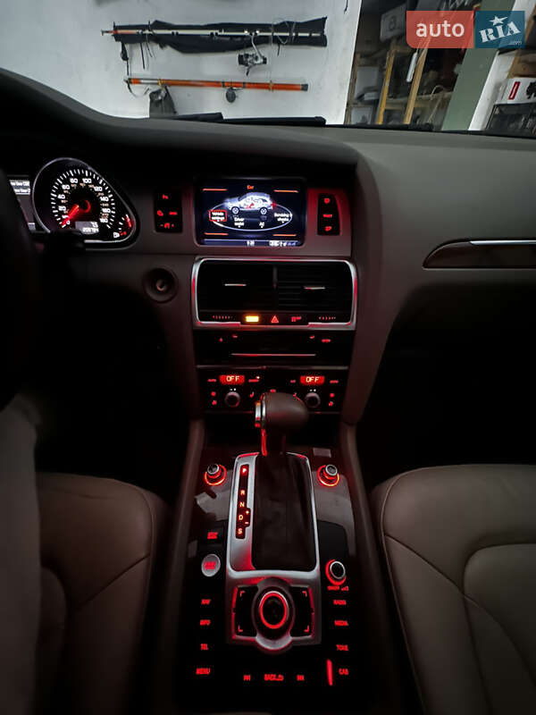 Внедорожник / Кроссовер Audi Q7 2015 в Виннице