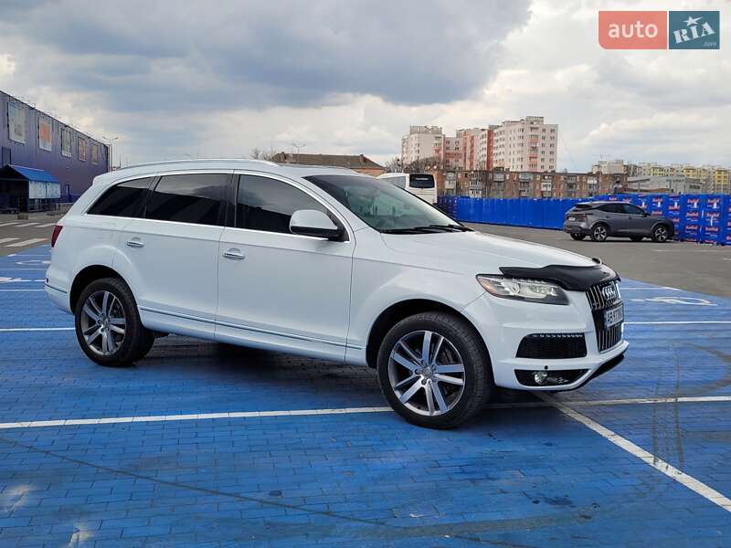 Внедорожник / Кроссовер Audi Q7 2012 в 