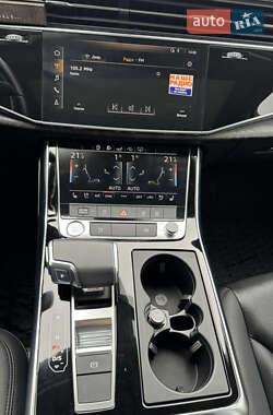 Позашляховик / Кросовер Audi Q7 2019 в 