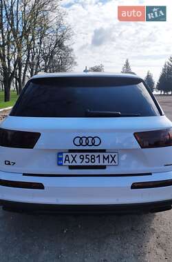 Внедорожник / Кроссовер Audi Q7 2019 в 