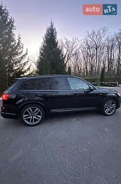 Внедорожник / Кроссовер Audi Q7 2018 в 
