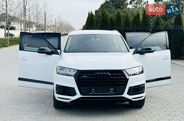 Внедорожник / Кроссовер Audi Q7 2016 в 