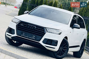 Внедорожник / Кроссовер Audi Q7 2016 в 