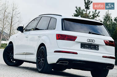 Внедорожник / Кроссовер Audi Q7 2016 в 