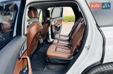 Внедорожник / Кроссовер Audi Q7 2016 в 