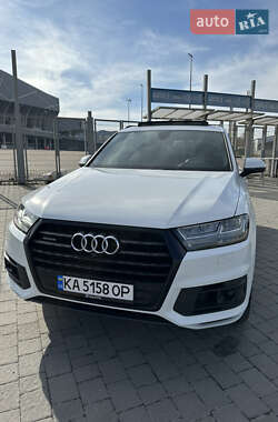 Внедорожник / Кроссовер Audi Q7 2018 в 