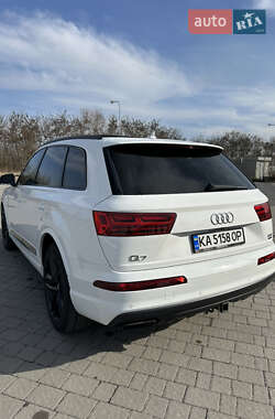 Внедорожник / Кроссовер Audi Q7 2018 в 