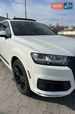 Внедорожник / Кроссовер Audi Q7 2018 в 