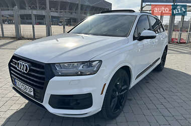 Внедорожник / Кроссовер Audi Q7 2018 в 