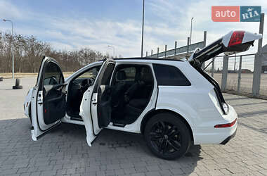 Внедорожник / Кроссовер Audi Q7 2018 в 