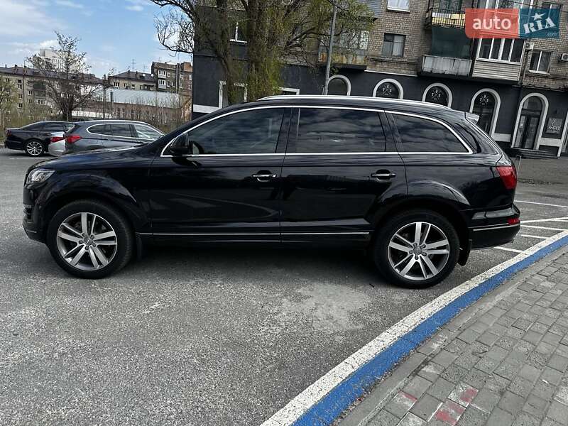 Внедорожник / Кроссовер Audi Q7 2013 в Днепре