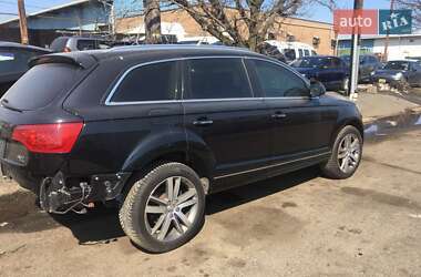 Внедорожник / Кроссовер Audi Q7 2013 в 