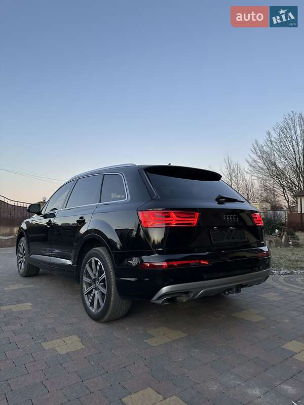 Позашляховик / Кросовер Audi Q7 2016 в Івано-Франківську