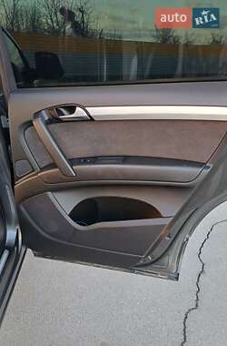 Внедорожник / Кроссовер Audi Q7 2009 в 