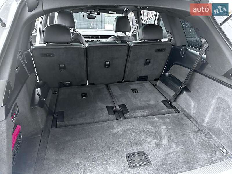 Внедорожник / Кроссовер Audi Q7 2016 в Брошневе-Осаде