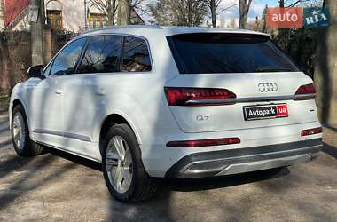 Внедорожник / Кроссовер Audi Q7 2020 в 