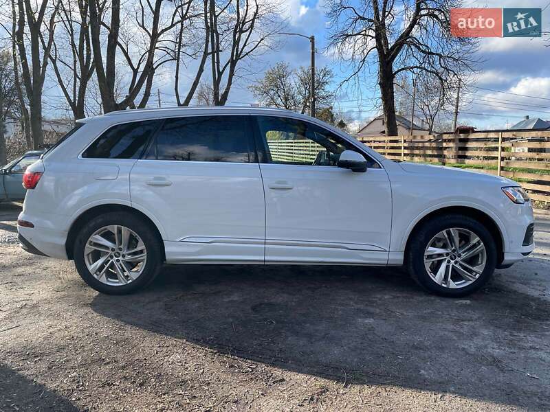 Внедорожник / Кроссовер Audi Q7 2020 в Киеве