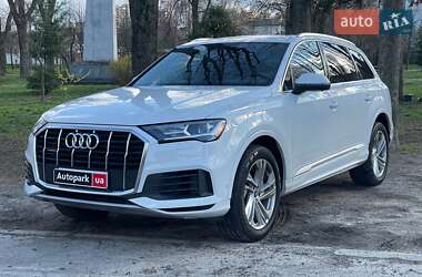 Внедорожник / Кроссовер Audi Q7 2020 в 