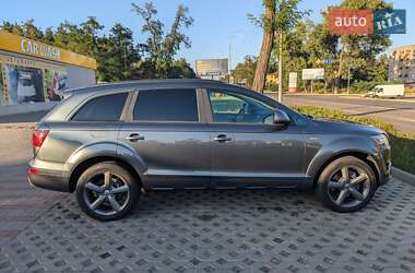 Внедорожник / Кроссовер Audi Q7 2015 в 