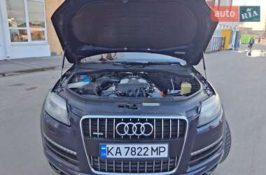 Внедорожник / Кроссовер Audi Q7 2012 в 
