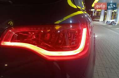 Внедорожник / Кроссовер Audi Q7 2012 в 
