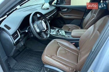 Внедорожник / Кроссовер Audi Q7 2017 в 