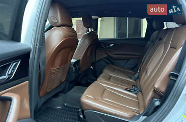 Внедорожник / Кроссовер Audi Q7 2017 в 