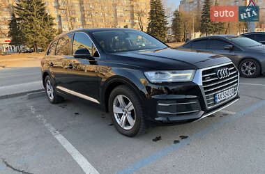 Внедорожник / Кроссовер Audi Q7 2017 в 