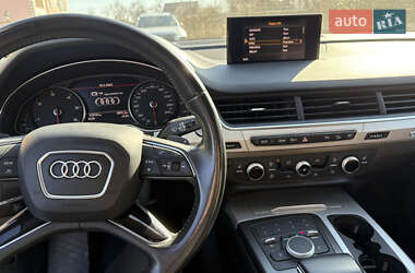 Внедорожник / Кроссовер Audi Q7 2017 в 