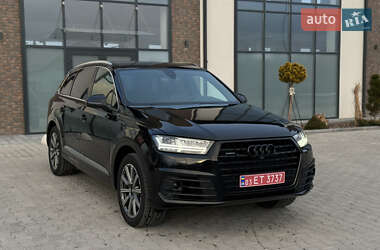 Внедорожник / Кроссовер Audi Q7 2017 в 