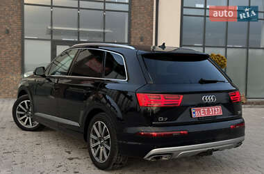 Внедорожник / Кроссовер Audi Q7 2017 в 