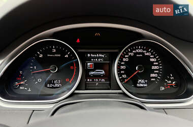 Внедорожник / Кроссовер Audi Q7 2012 в 
