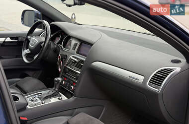 Внедорожник / Кроссовер Audi Q7 2012 в 