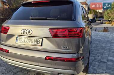 Внедорожник / Кроссовер Audi Q7 2017 в 