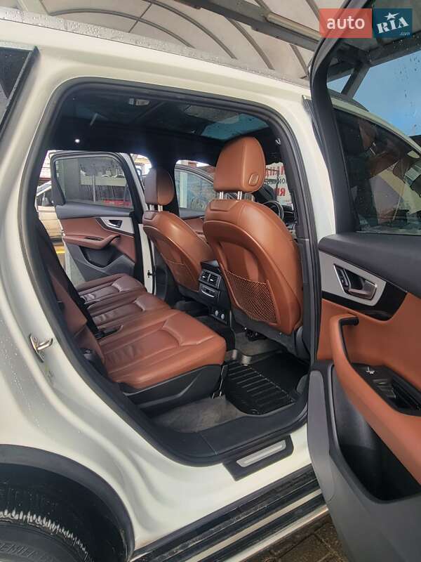 Внедорожник / Кроссовер Audi Q7 2017 в Ровно