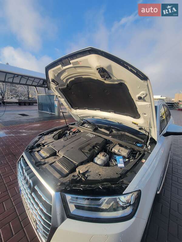 Внедорожник / Кроссовер Audi Q7 2017 в Ровно