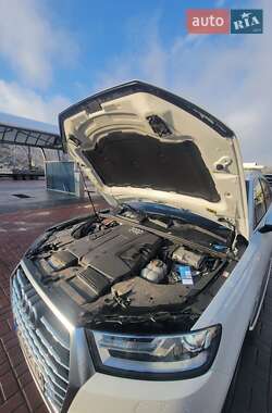 Внедорожник / Кроссовер Audi Q7 2017 в 