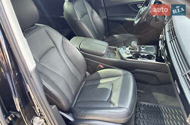 Внедорожник / Кроссовер Audi Q7 2015 в 