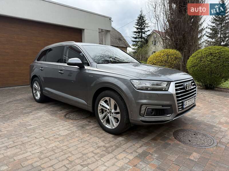 Внедорожник / Кроссовер Audi Q7 2017 в Киеве