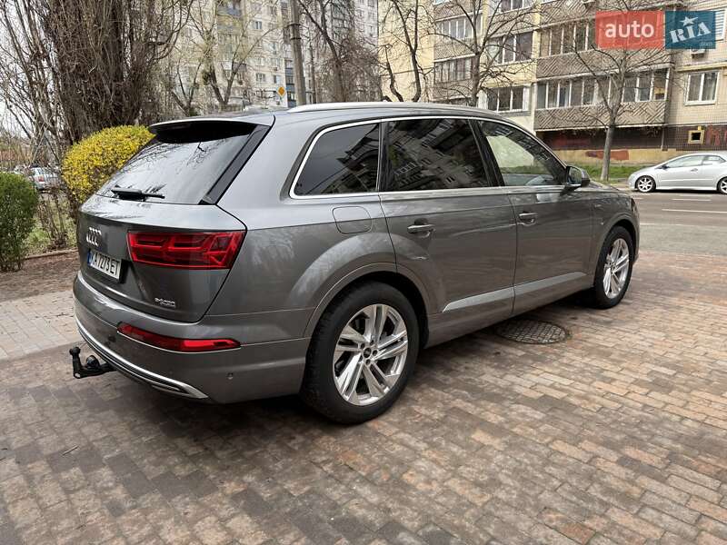 Внедорожник / Кроссовер Audi Q7 2017 в Киеве